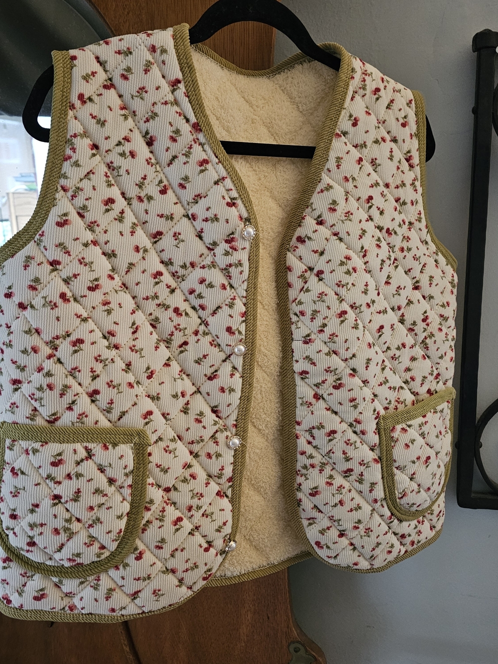 Cottagecore Quilted Floral Ajumma Vest | Small/Medium